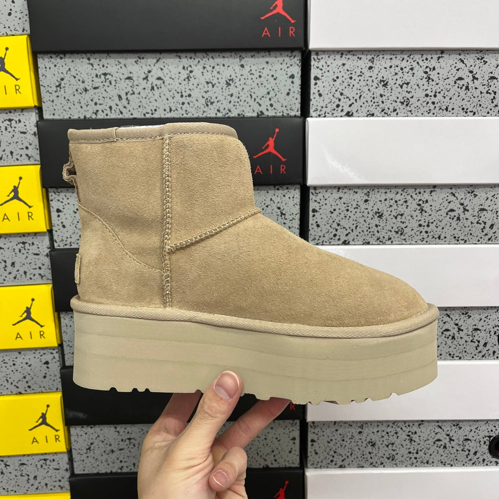 UGG Kallen Platform Ankle Boot – Suede Boot with Shearling Lining, Cord Lace Detail & Chunky Platform Sole in Mustard Seed